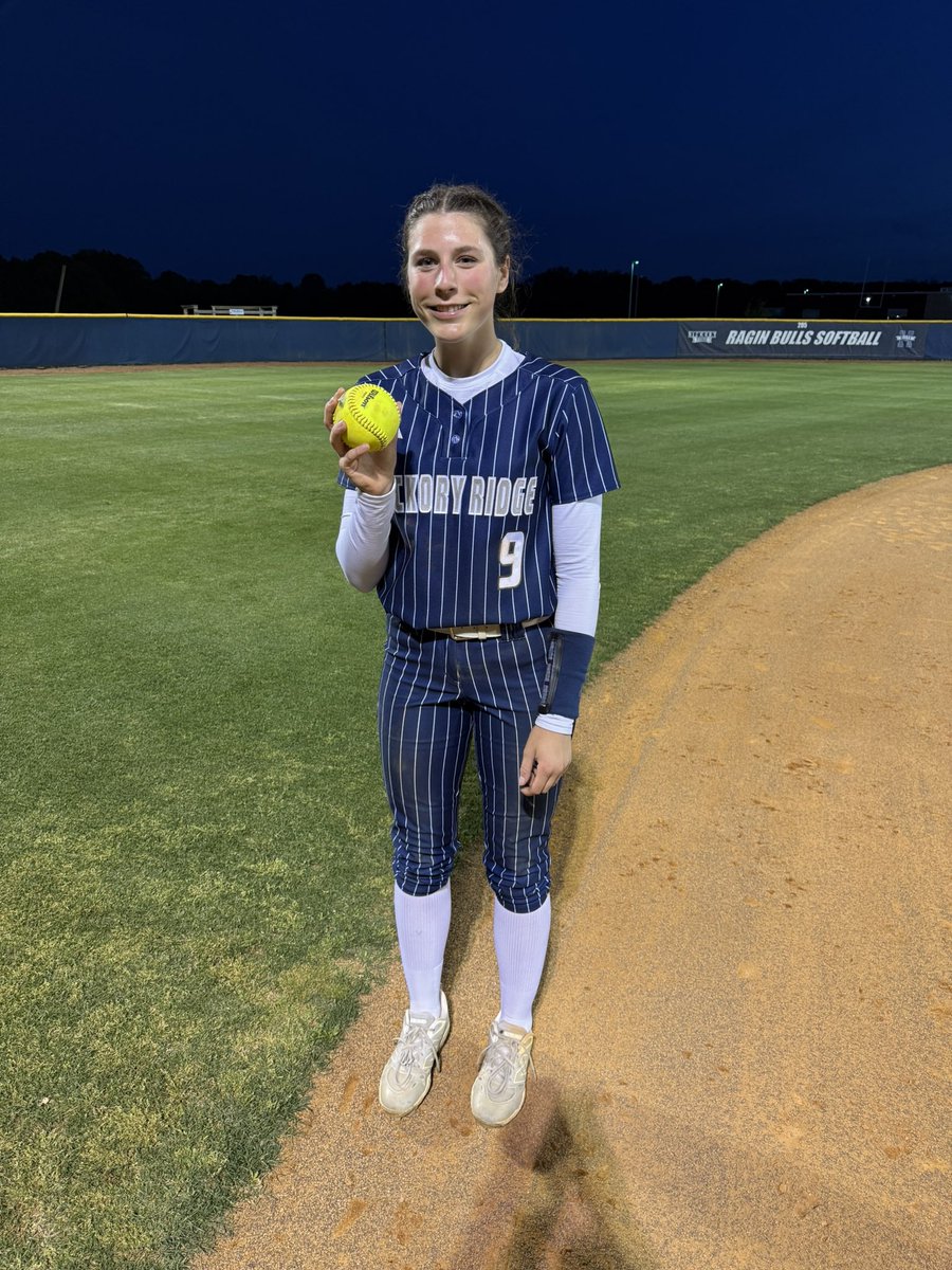 HRBullsSoftball's tweet photo. BIG W last night as the Bulls took care of Biz, 7-6!  Bats 🔥, 13 Hits &amp; @CamKingsley2029 w/big 💣! Pitching on point w/ @AlexisSmka 5inn,8K’s &amp; @avery_jones28 in relief! Big conference match up tomorrow night on the road to AL Brown! 🤘🏽#GOBULLS https://t.co/fKF8vuhbuh
