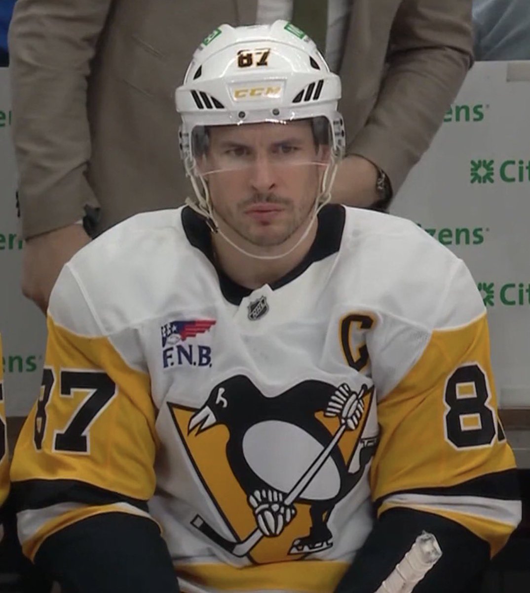 elizabeth tweet media