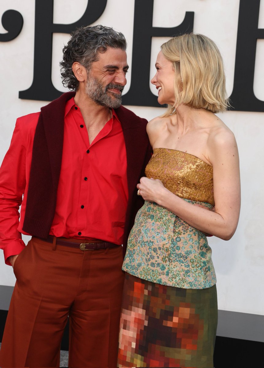 JuanmadelaPoza's tweet photo. #OscarIsaac y #CareyMulligan en el estreno de la serie de televisión #Bronca2 (#Beef2, 2026), celebrado el 8 de abril de 2026 en Los Ángeles. Esta comedia negra se estrena en #Netflix el próximo 16 de abril de 2026. https://t.co/YFb4Yhq4lJ