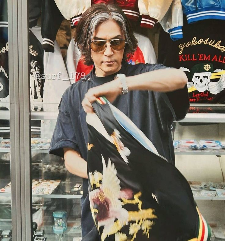 B'zにおんぶにダッコ tweet media