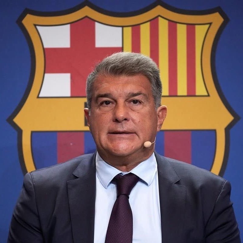 RMadrid_actu's tweet photo. 🚨INFO RIVAL: Barcelone a PORTÉ PLAINTE auprès de l'UEFA contre L'ARBITRAGE après leur défaite contre l'Atlético.‼️

🤔 En Liga ils défendent les arbitres, en Champions League ils portent plainte.

⚠️ RAPPEL: Le Barça a PAYÉ le Vice-Président des arbitres en Liga pendant 18ans. https://t.co/oMvsuh5cOS