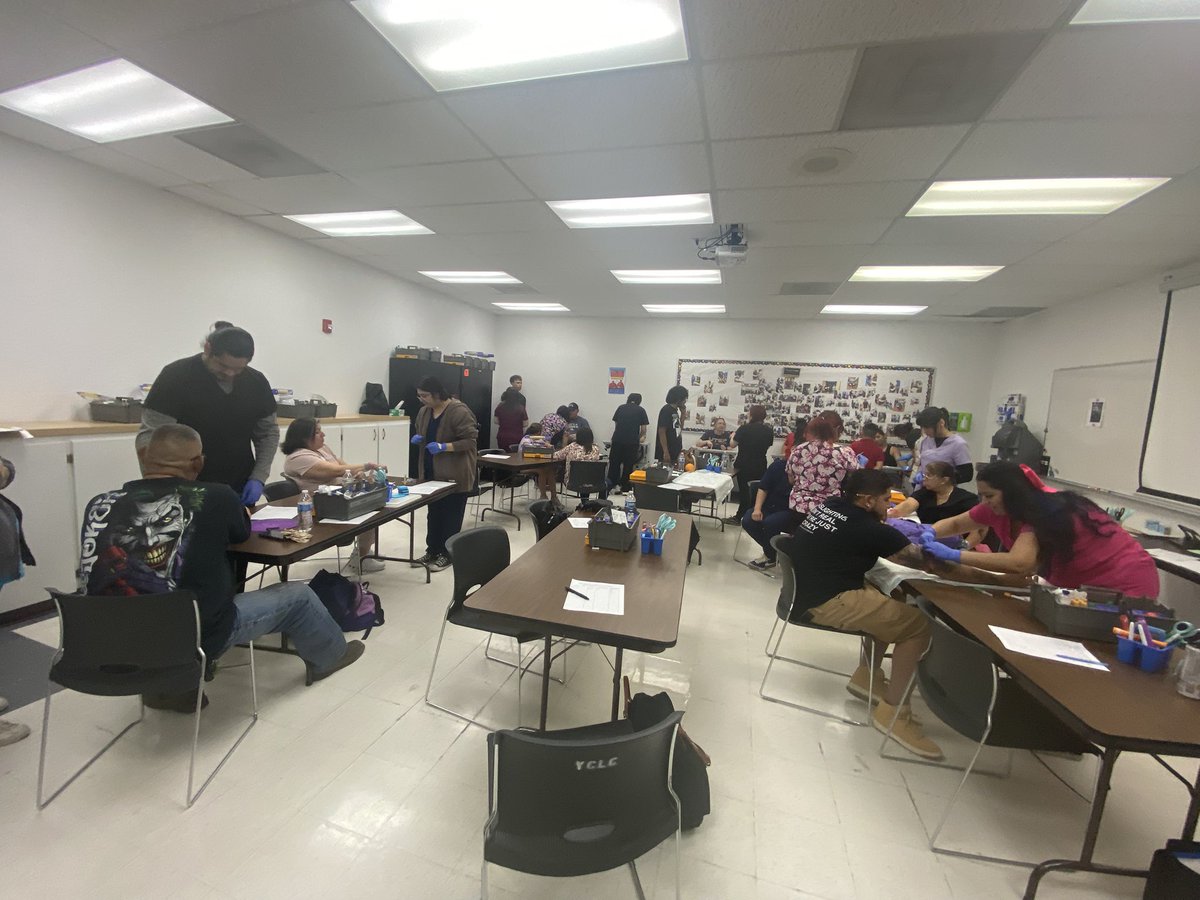 YCLC_EDUCATION's tweet image. 💉 Hands-On Learning in Action at YCLC! 💪

Our Phlebotomy students are leveling up their skills.
They are currently training in Basic Life Support (BLS) while also getting real practice with their venipuncture (“pokes”)—building confidence, precision, and professionalism!