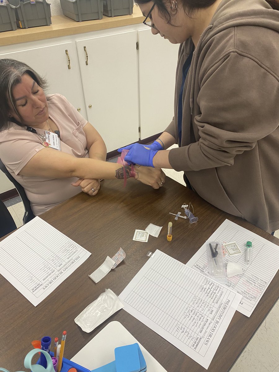 YCLC_EDUCATION's tweet image. 💉 Hands-On Learning in Action at YCLC! 💪

Our Phlebotomy students are leveling up their skills.
They are currently training in Basic Life Support (BLS) while also getting real practice with their venipuncture (“pokes”)—building confidence, precision, and professionalism!