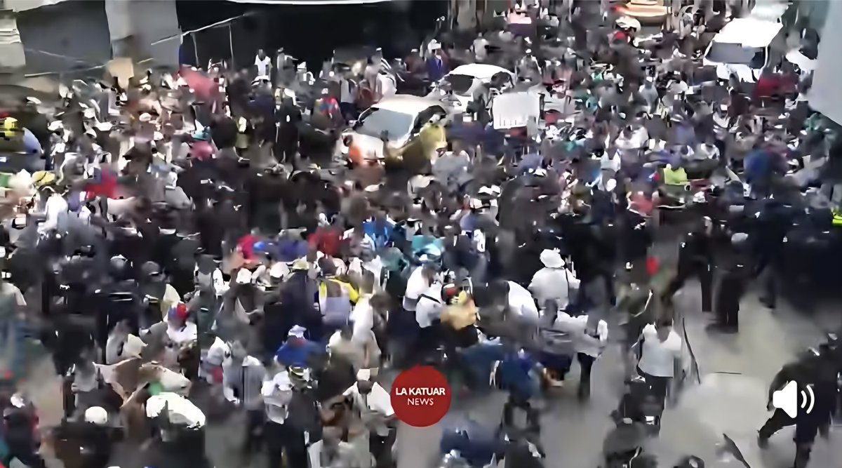 #sinluz. mientra la maldita nosferata de #DelcyRodriguez. anda entuciasmada en querer ser la presidenta de Venezuela Audpiciado por su hermanito Picopata #JorgeRodríguez  la mayoría del pueblo esta pasando Roncha sin luz.  desgraciados cuando será el dia q se van <a href="/MariaCorinaYA/">María Corina Machado</a>