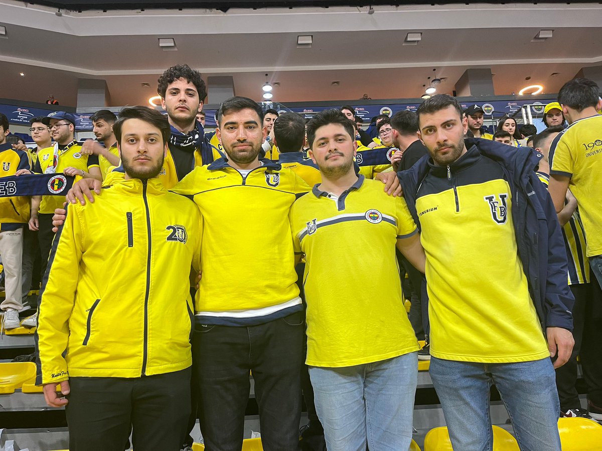 UFBKarabuk's tweet photo. 1907 ÜNİFEB Karabük Üniversitesi örgütlenmesi olarak Fenerbahçe Beko - Real Madrid karşılaşmasında takımımızı yalnız bırakmadık. https://t.co/4IjoohJJXv