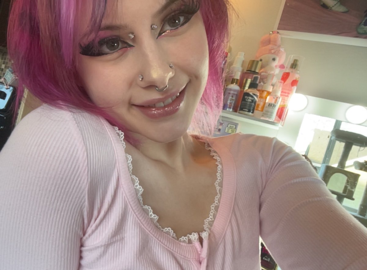 ♡ Chloë Doll ⋆𐙚₊˚ BDAY 4/24 tweet media