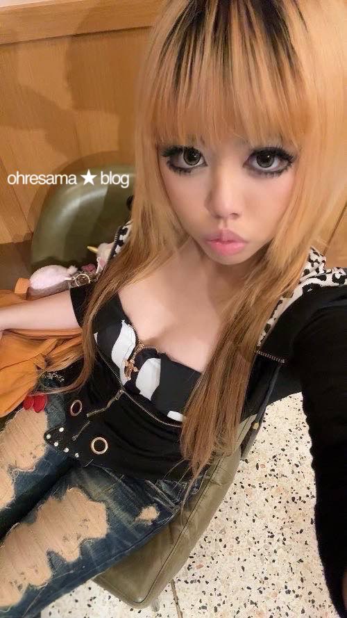 gyaru overlord tweet media