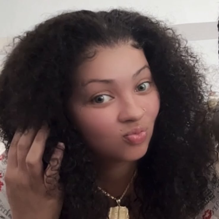 MusicFan tweet media