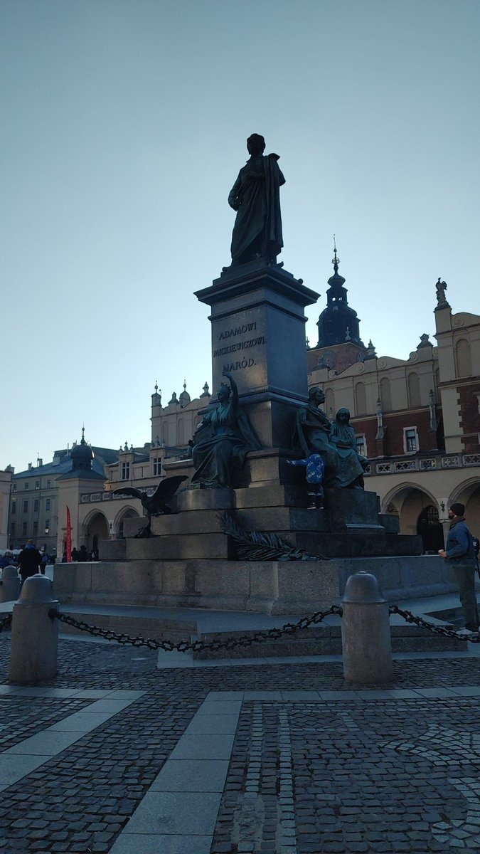 Alex the Fort Explorer tweet media