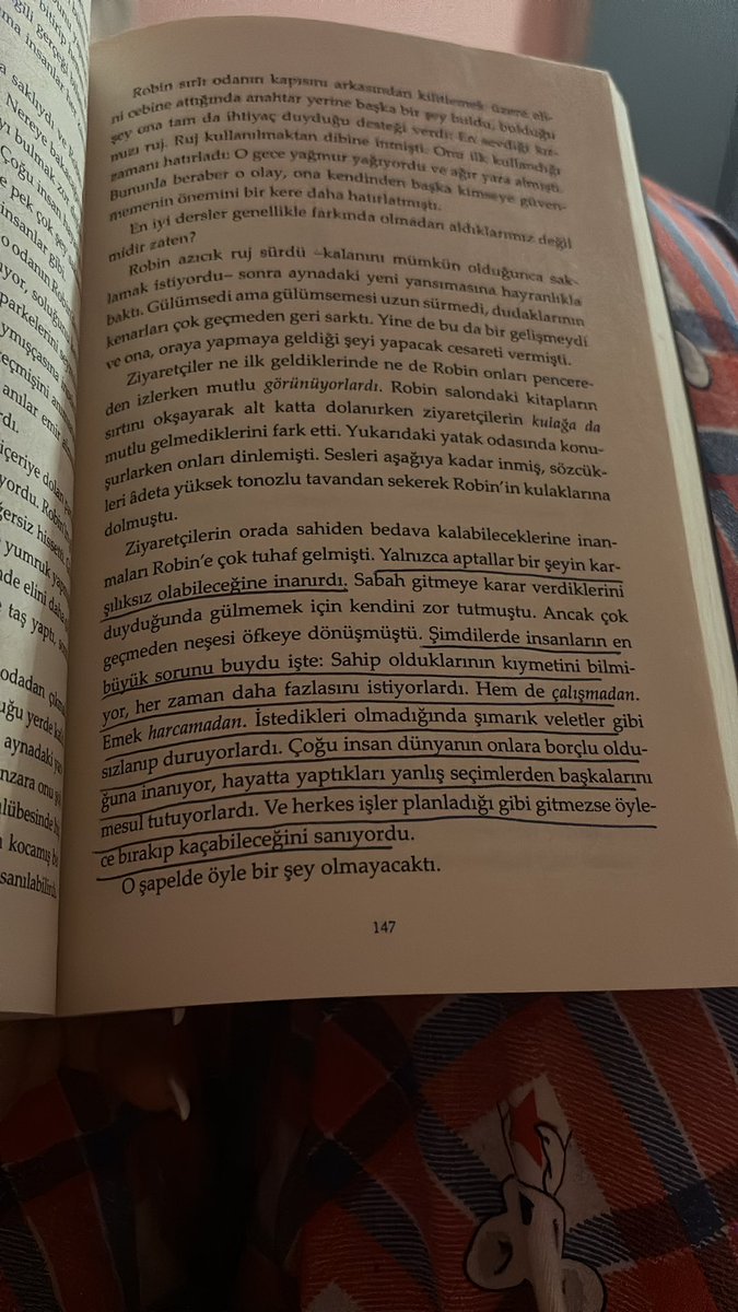 esergulcin1's tweet photo. Taş Kağıt Makas/Alice Feeney https://t.co/JsCb1Qoeaa