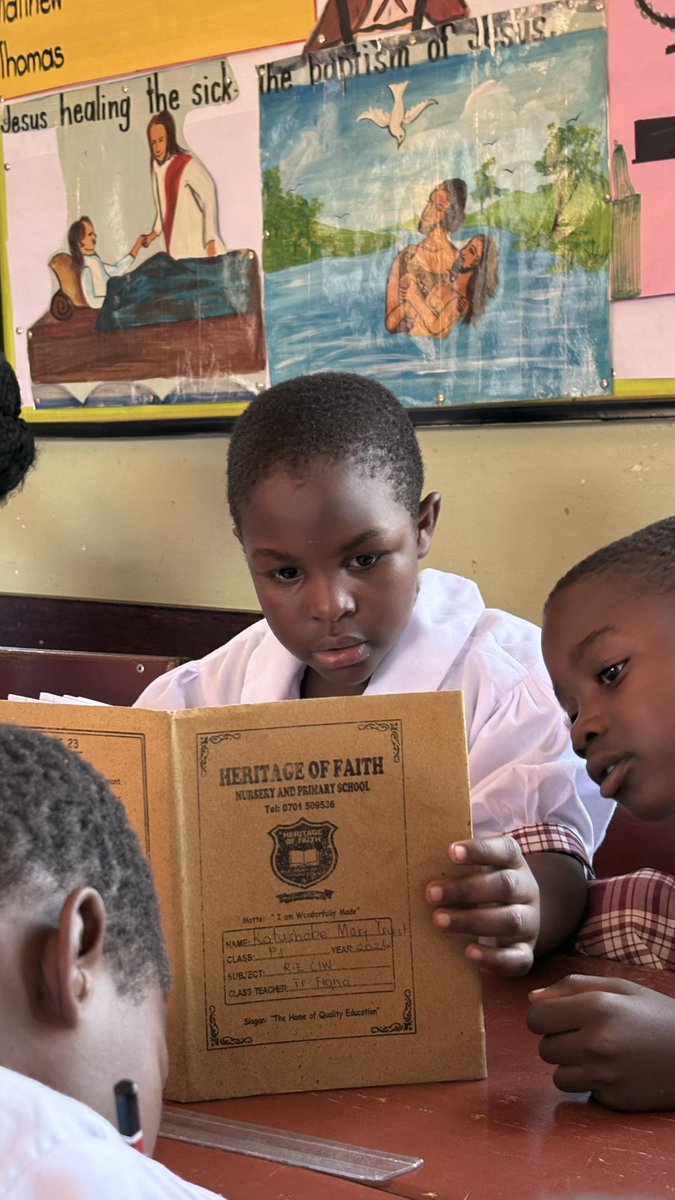 heritage_fait's tweet image. Heritage student (P1) deep in her R.E book.
“I am Wonderfully Made” 🙏
#HeritageOfFaith #FaithBasedEducation #YoungLearners