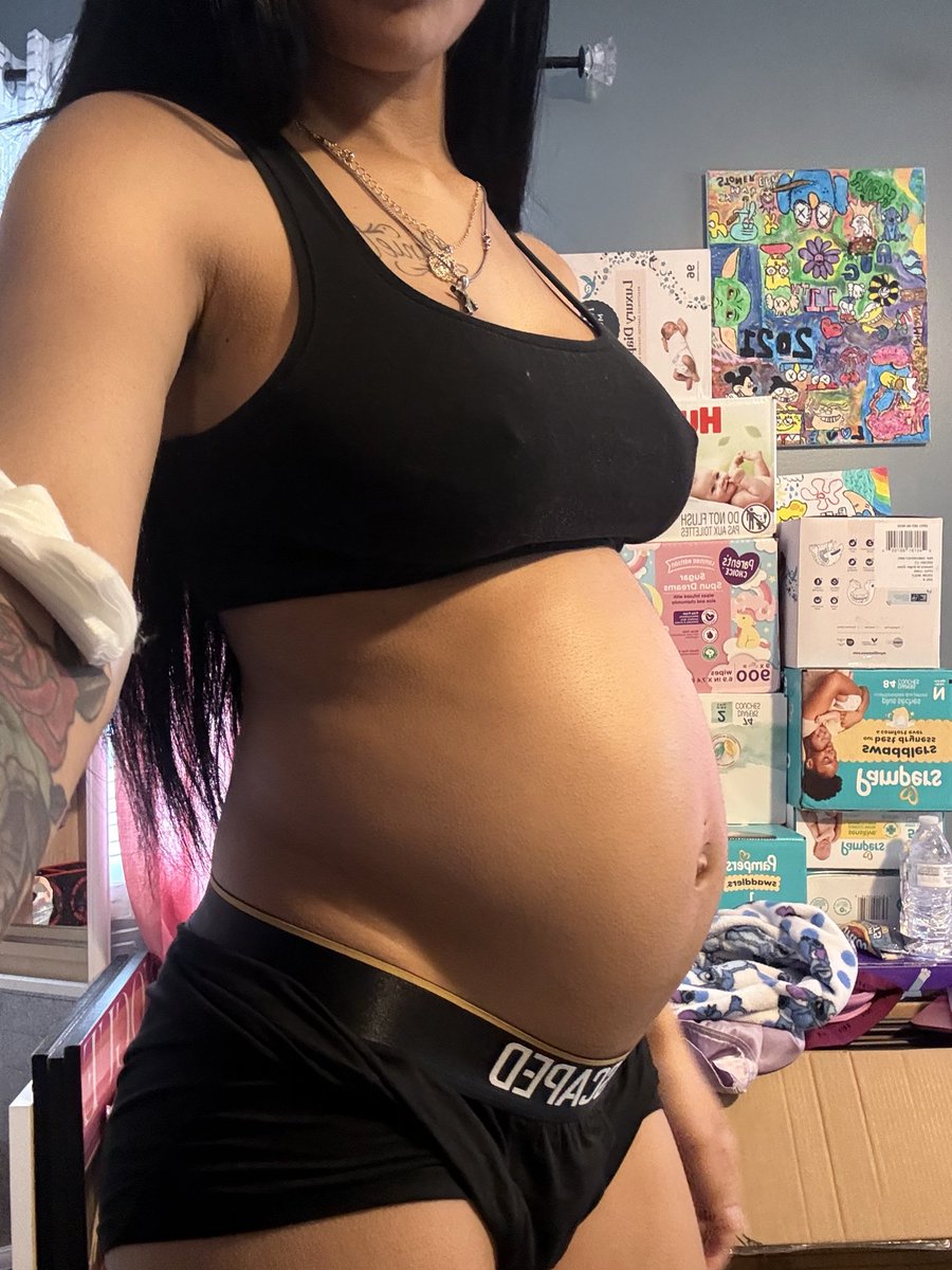 CutieSnackshop's tweet photo. Pregnant life 🥺😍 still look good https://t.co/ISpX1tmMn3