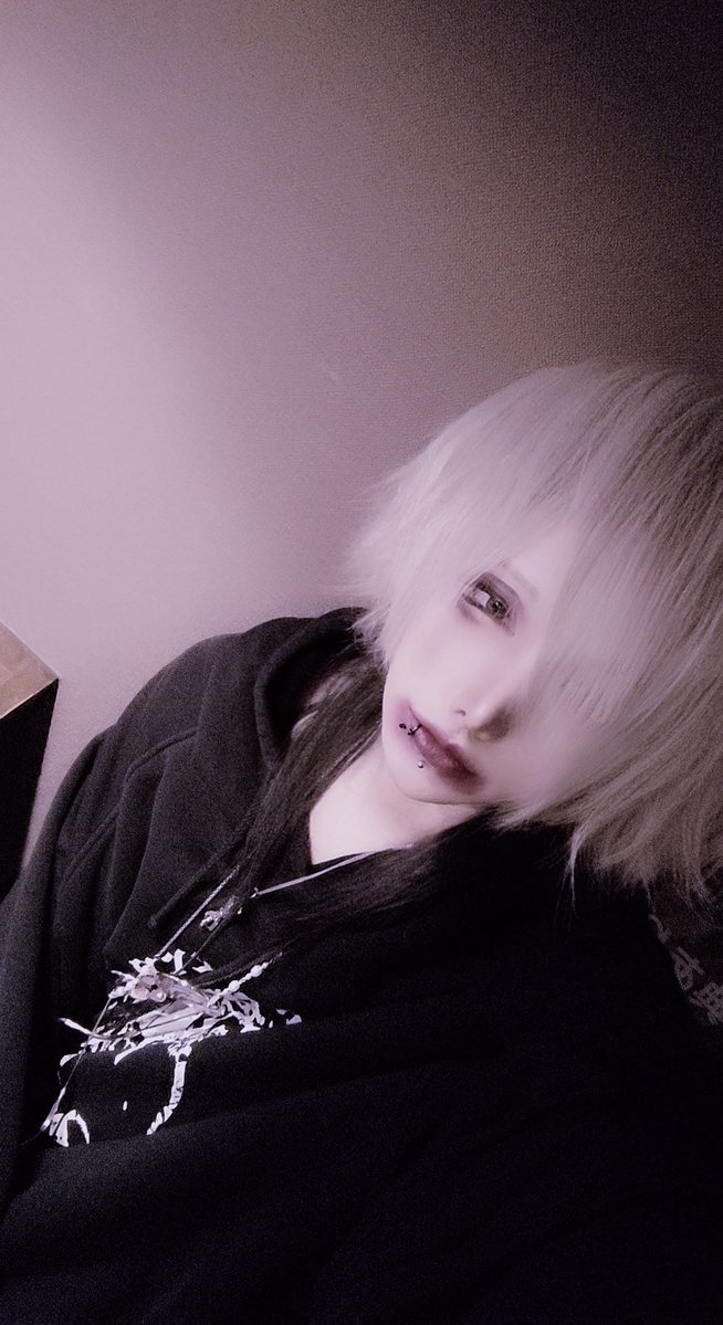 楪まな。 tweet media