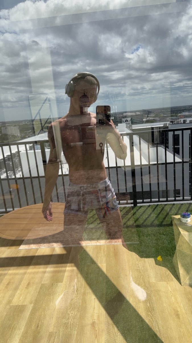 Jacobfrfr tweet media