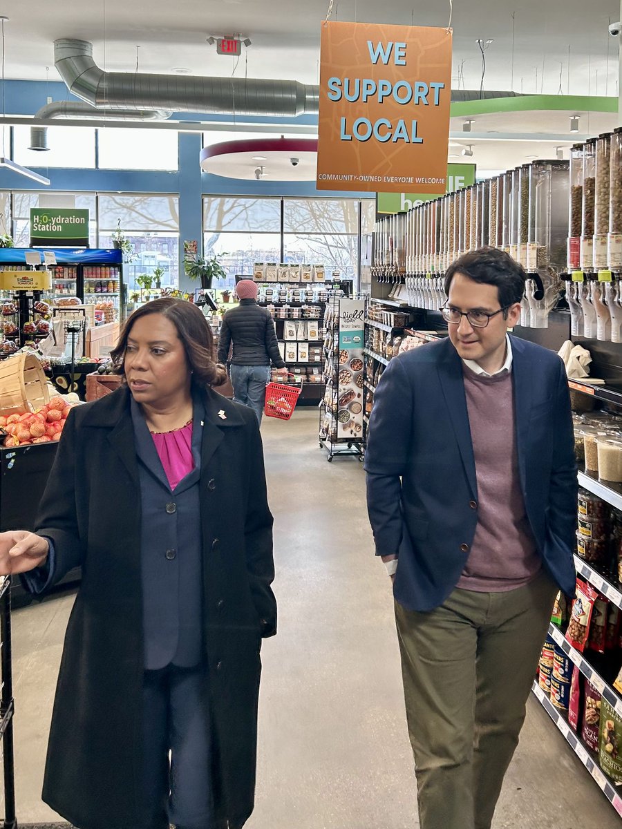 LGSabinaMatos's tweet photo. I'm so grateful to have had the chance to sit down with former FTC Commissioner Alvaro Bedoya at @urbangreenscoopmarket in #Providence to talk about our Fair Price Grocery Agenda and what we're doing to increase competition and lower grocery costs here in #RhodeIsland

#ltgov https://t.co/s9oISeLQSP