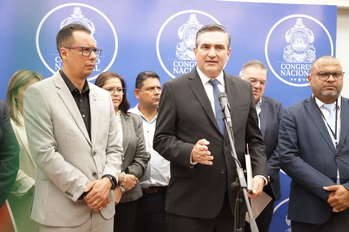 Congreso y sector privado analizan medidas para estabilizar precios de combustibles.
Nota completa 👇
acortar.link/drXFcl

#Congreso #SectorPrivado #Medidas #combustibles