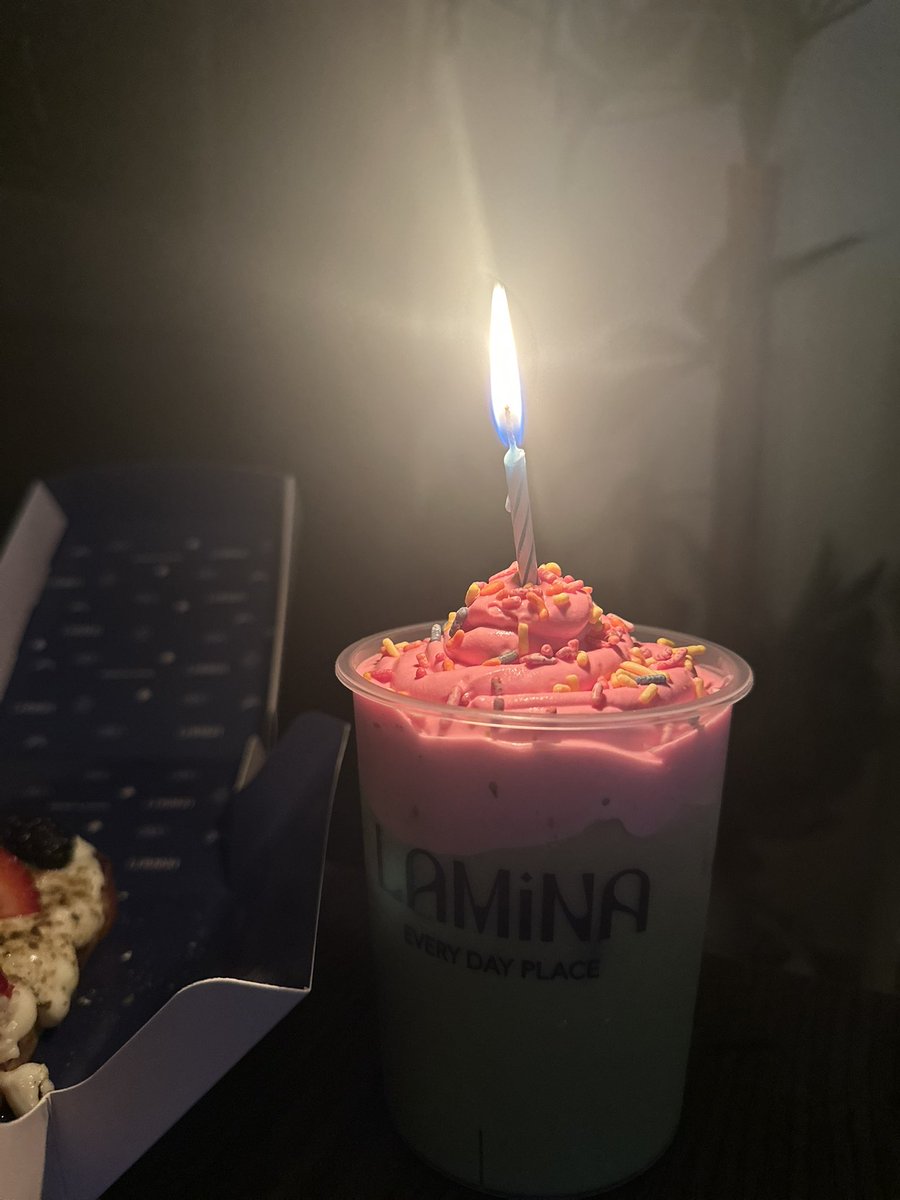 Bayanjs_'s tweet photo. Upgraded! 🥳🎂🍵✨ https://t.co/jiAF609vpe
