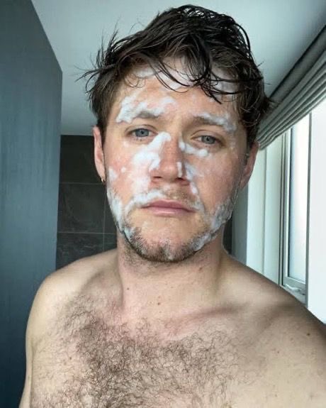 malefakes1D's tweet photo. https://t.co/BQkXNFqVSz