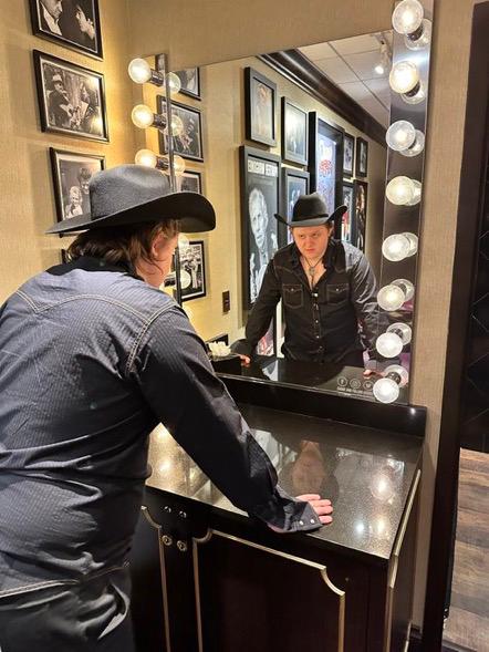 Lewis Capaldi tweet media