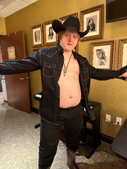 Lewis Capaldi tweet media