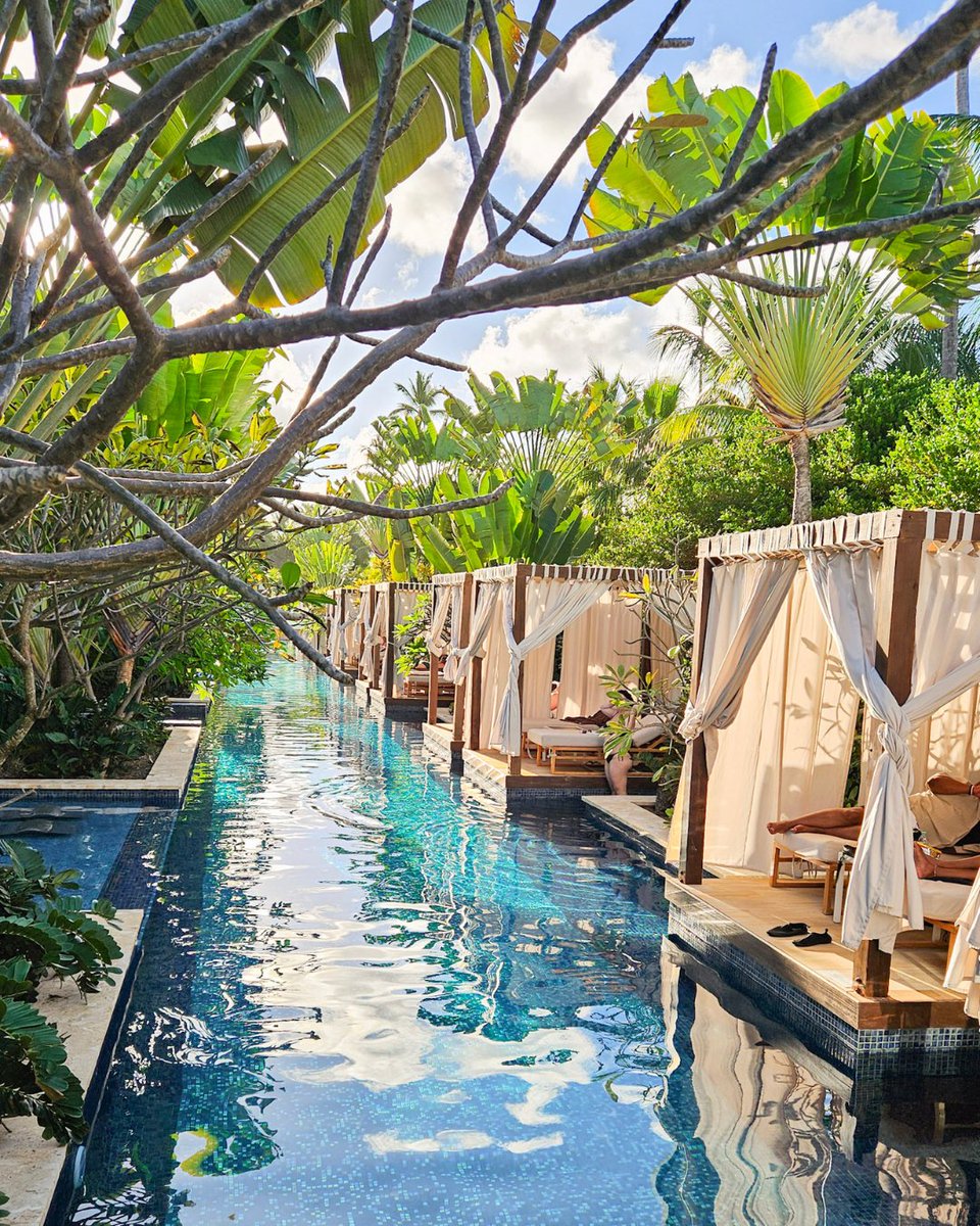SecretsResorts's tweet photo. The weekend arrives at ease at #SecretsRoyalBeach : https://t.co/Ii3DH9hSny

Carried by a gentle current, with nowhere to be and nothing to rush. 🍹 🤍 https://t.co/MGeUQQ2VdF