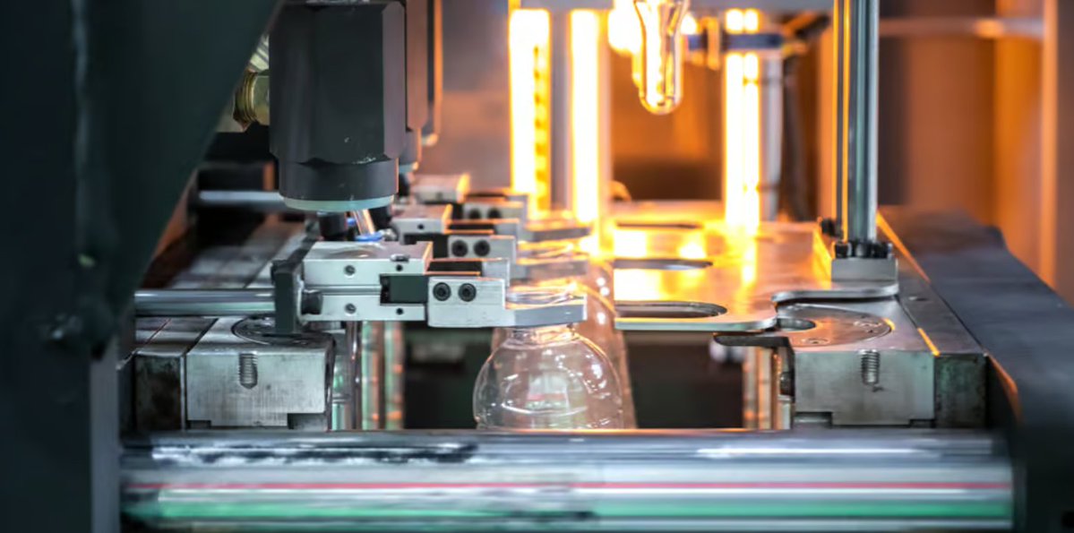 ChEnected's tweet image. US #plastics industry surges amid global supply disruptions bit.ly/4dBWGaN #Petrochemicals