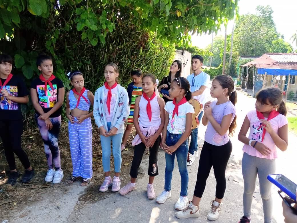 En saludo al día mundial del agua, de la salud  y la tierra se realizaron acciones de saneamiento ambiental en el Sitio de Intervención del Proyecto Internacional Mi Costa Manzanillo. La jornada estuvo encabezada  por  Círculos de Interés de Educación Ambiental.