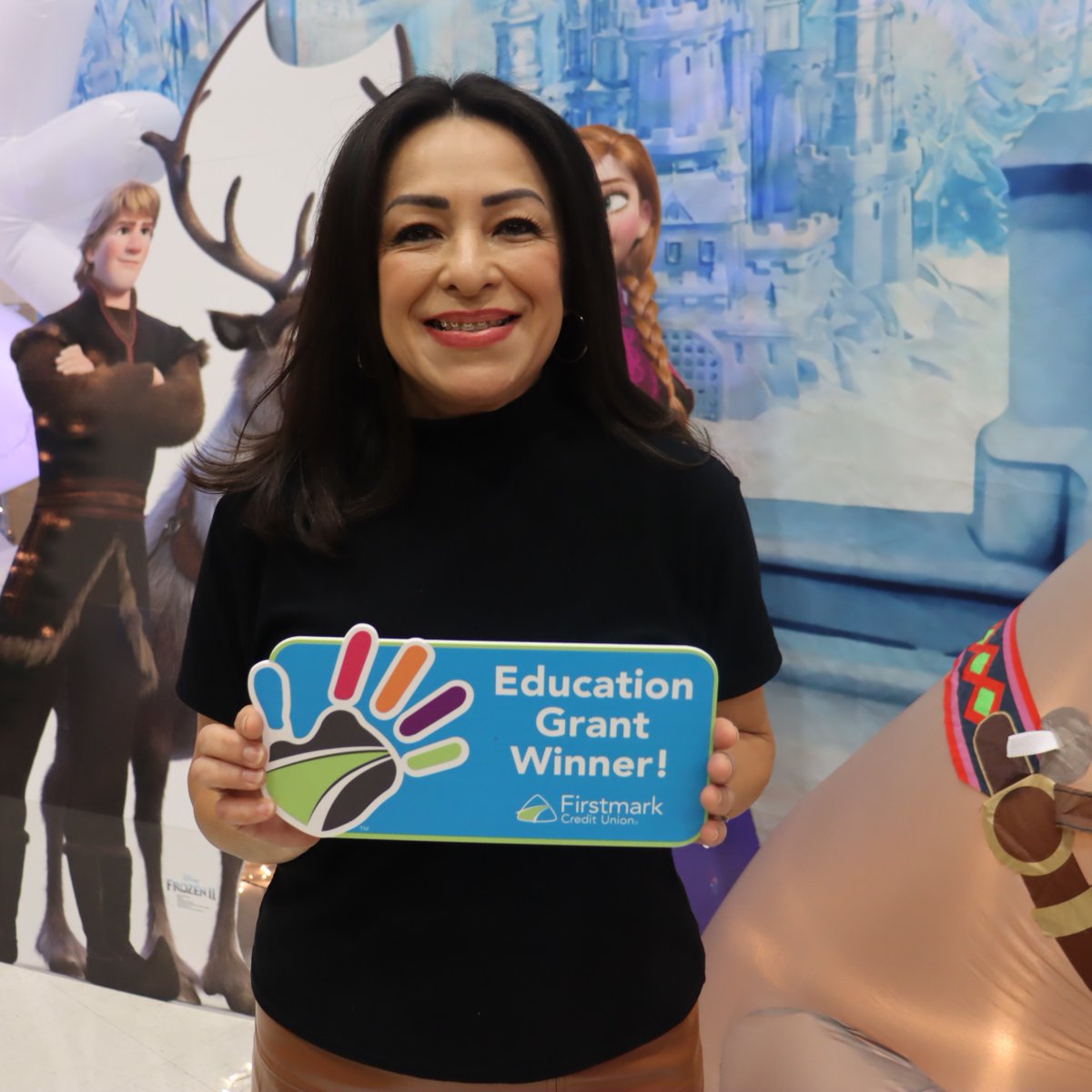 firstmark_fdn's tweet photo. Congratulations to Elizabeth B, #EducationGrantWinner from Fields E.S., @NISD! 🙌 

She purchased a wind tunnel for her STEM classes to test the effects of airflow on a variety of objects! 💨 This project is sure to BLOW THEM AWAY!

#FirstmarkCU #FirstmarkFoundation https://t.co/dAyKMEaa1P