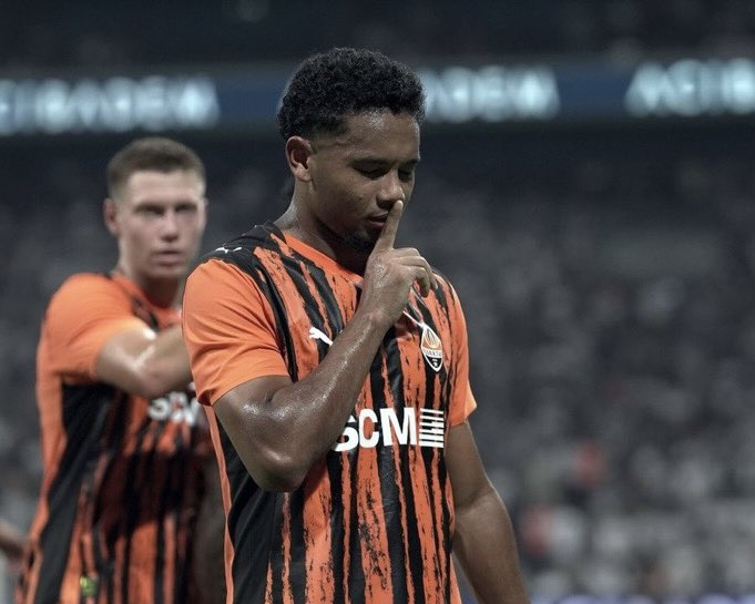 🇧🇷The Shaktar Brazilian-winger pipeline is truly one of a kind 

Douglas Costa, Willian, Taison, Kevin have all spent time there before making a name for themselves in Europe

And the current crop of wingers are showing there’s no signs of slowing down 

Alisson Santana (20)