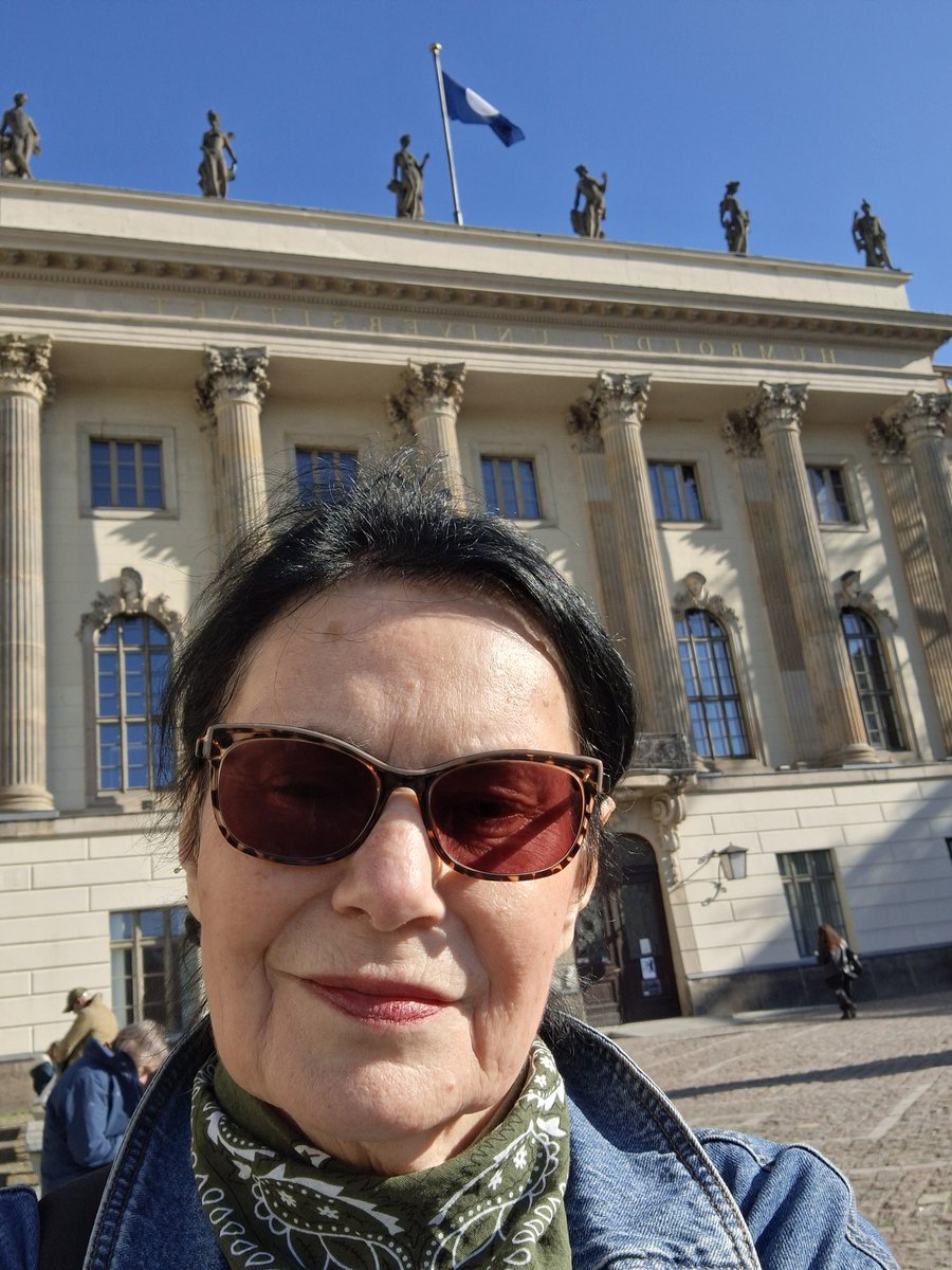 Sunny day in Berlin. 

#Berlin #aprilfeel2026