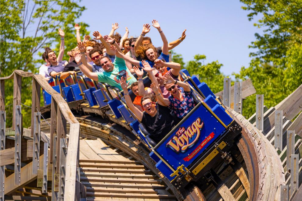 Holiday World tweet media