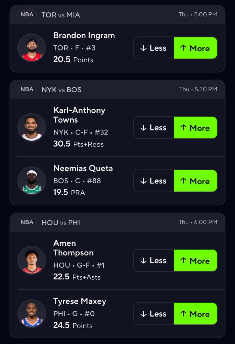 CLINTON🏀🏈 tweet media