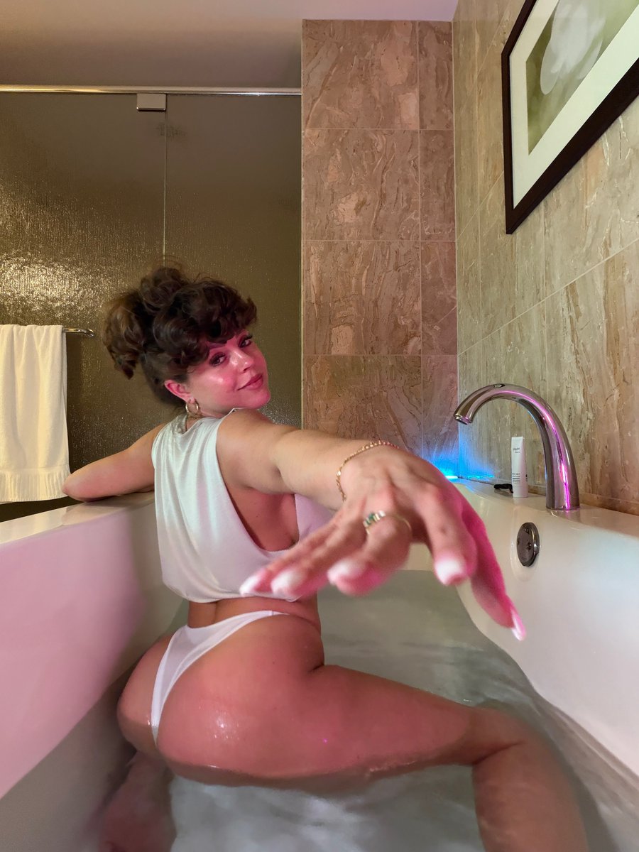 Rahyndee tweet media