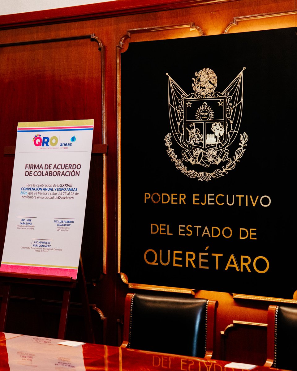 makugo's tweet photo. ¡Con gran orgullo seremos sede para construir conocimiento en torno al agua!

Hoy se firmó el convenio de colaboración entre el Consejo Directivo de la Asociación Nacional de Entidades de Agua y Saneamiento de México, y la Comisión Estatal de Aguas, para formalizar la realización de la XXXVIII Convención Anual y Expo ANEAS 2026 en #Querétaro, un espacio para dialogar sobre los retos, experiencias y soluciones relacionados con el agua.
