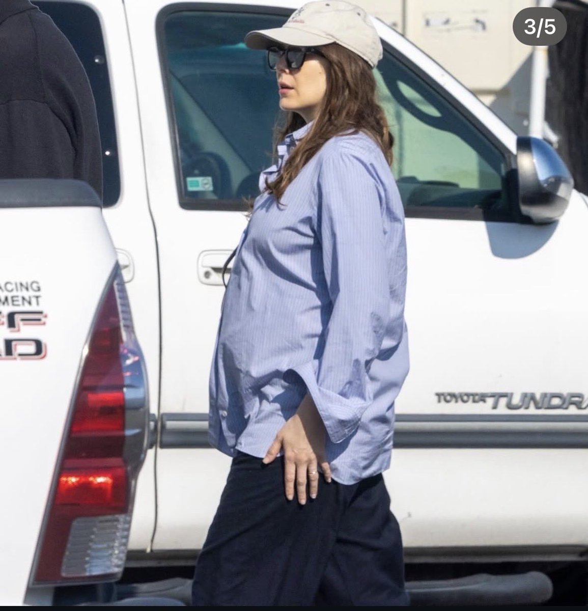 nali renault 𝜗𝜚 🧙🏻‍♀️ tweet media