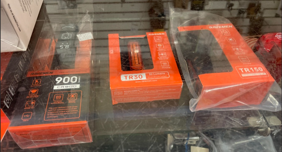 RobertsCycle's tweet photo. Don't wander in darkness.  For Chicago cyclists, a bike light is required by law, plus a red reflector on the rear visible from 100 feet to 600 feet. And we have a wide selection from lights in our store, open six days a week!
#bicycles #chicago #ebikes #bikelaw #cycling #cycles https://t.co/avrmzWQRJo