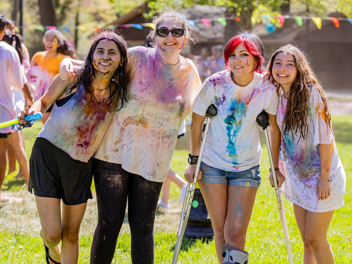 EmoryUniversity's tweet image. Emory Oxford celebrated Holi with color, music, and community 🎨💙. Thank you to @EmoryOxford's Hindu Student Association, South Asian Cultural Association, and Student Activities Committee for organizing such a great event!

#Emory #Holi #EmoryOxford