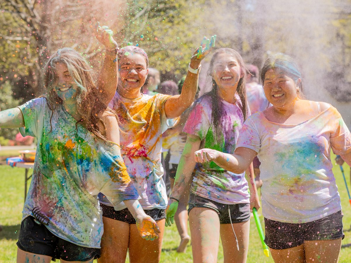 EmoryUniversity's tweet image. Emory Oxford celebrated Holi with color, music, and community 🎨💙. Thank you to @EmoryOxford's Hindu Student Association, South Asian Cultural Association, and Student Activities Committee for organizing such a great event!

#Emory #Holi #EmoryOxford