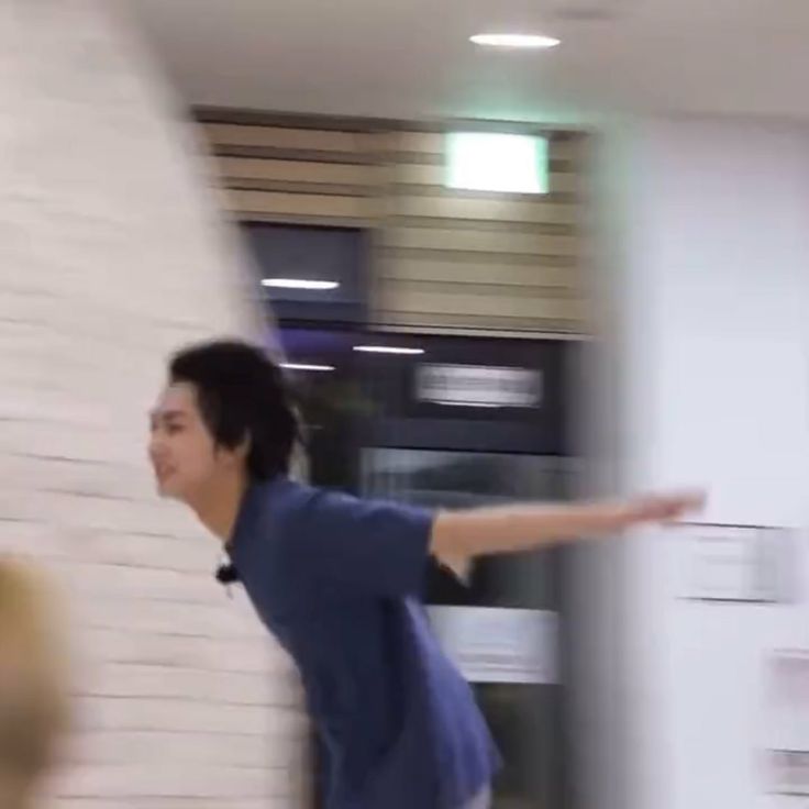 Me tengo que ir ya así que deja tus tags antes de que te atrape jungwon porque como no los dejes cuando te pille te dirá al oído "eres fan de bang gordo" 
#ENHYPEN_is_forever_sevEN #BELIFT_RESPECT_ENGENES