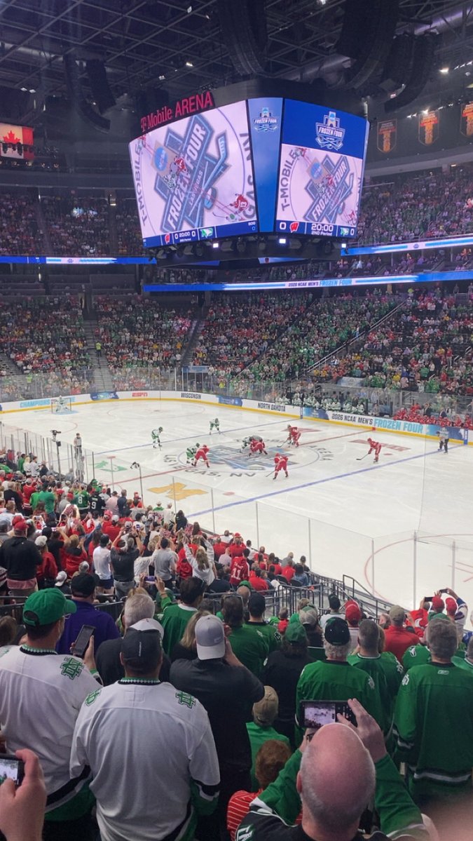 PuckPresence tweet media