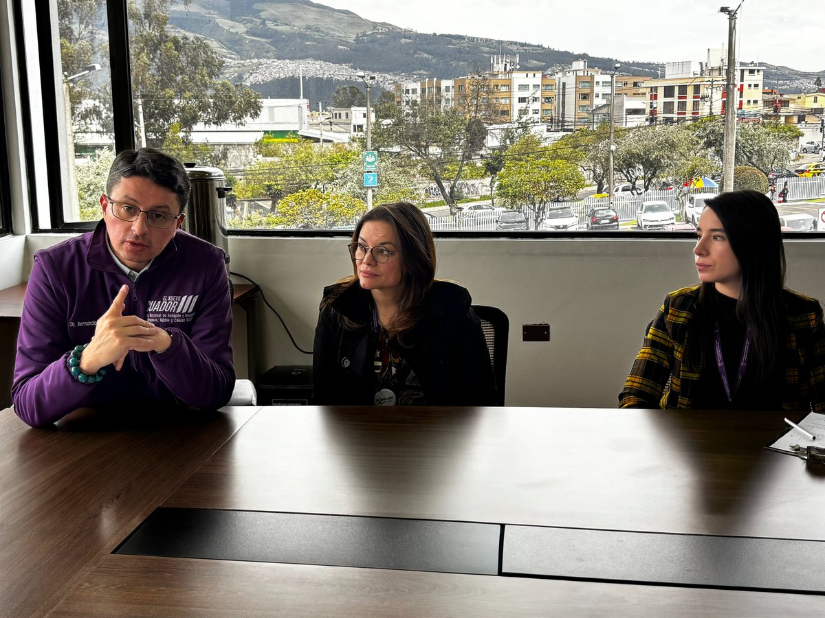 IndotEcuador's tweet photo. Hoy, en Quito, mantuvimos una reunión de trabajo con las autoridades y el equipo médico de SOLCA, en el marco de una agenda de articulación interinstitucional orientada al fortalecimiento de la atención de alta especialidad y a la optimización de las capacidades operativas del Sistema Nacional Integrado de Donación y Trasplante.
#ElNuevoEcuador