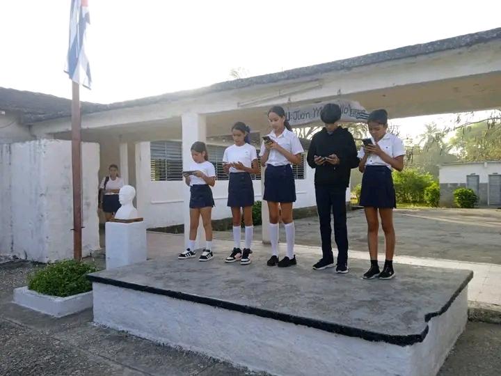 🧑‍🏫Beneficia reubicación laboral a escuela secundaria de #VillaClara

🔗acortar.link/l4XprT