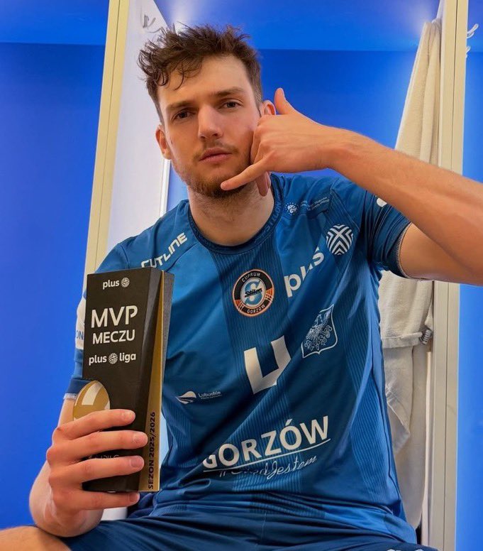 R&V(olleyball) tweet media