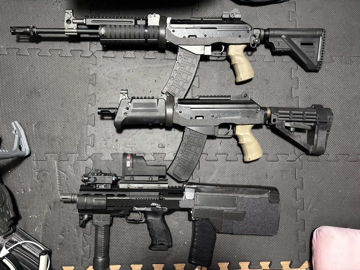 ACE23、ACE21 CQB(マルイAKM GBB)とX95マイクロタボール(マルイHK45 GBB)です😆 AKMから憧れのガリルACEを ...