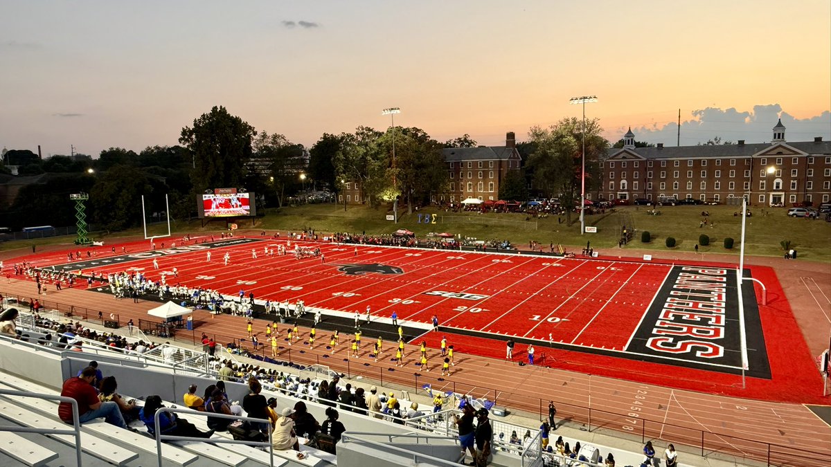 College Football Campus Tour tweet media