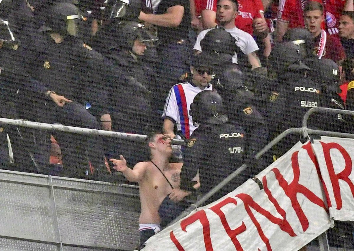 Antifa_Ultras tweet media