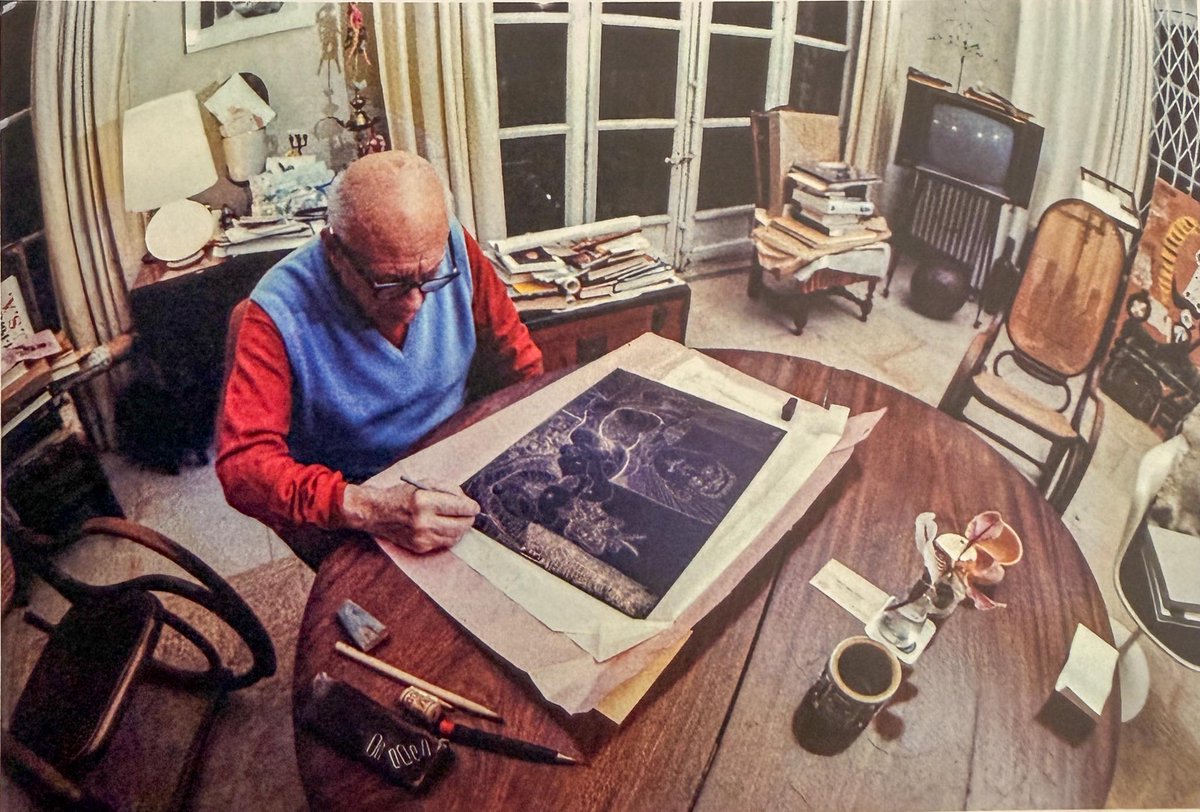LuizSantosMusic's tweet image. Pablo Picasso working at night on an early state of the etching plate for Odalisque and Artist (fig. 48) from Suite 156 at Notre-Dame-de-Vie, Mougins, January 1970. Photographer, Edward Quinn (1920-1997) 
#art #arts #finearts