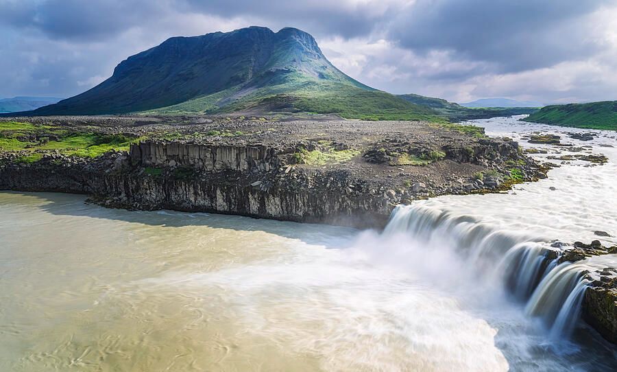 joancarroll's tweet image. Thjofafoss Waterfall Iceland Artistic Wide Angle! buff.ly/BEaRaQl #waterfall #cascade #iceland #artistic #mountain #nature #rocky #landscape #landscapephotography #scenery #buyart #wallart #artforsale #artstore #wallartforsale #giftideas @joancarroll
