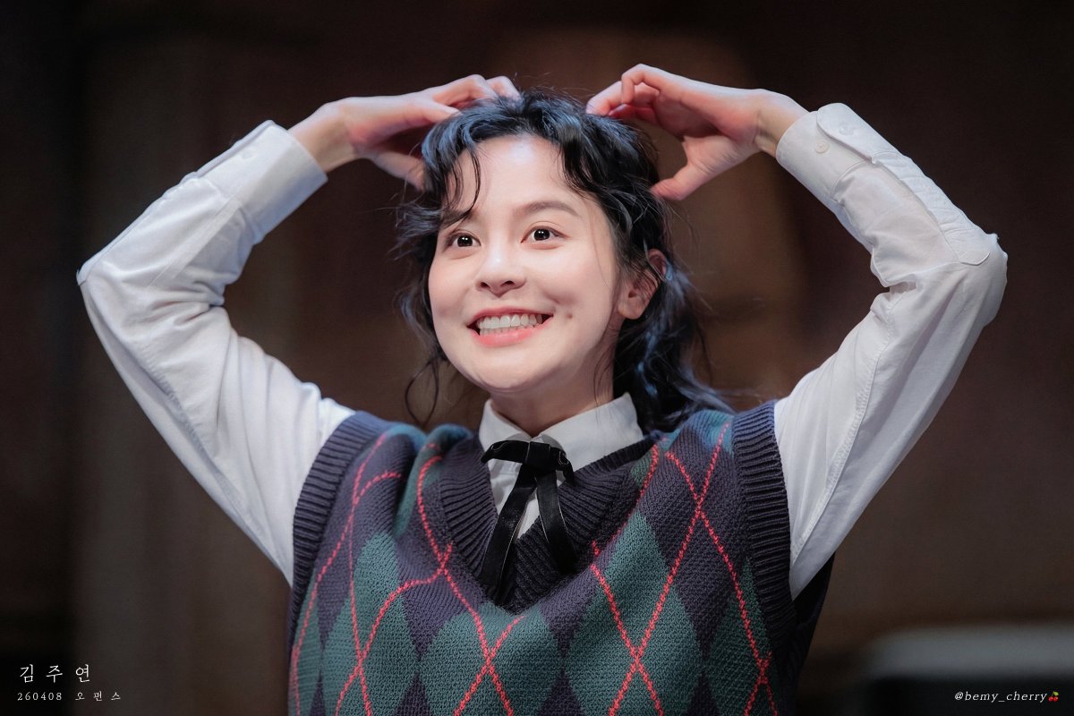 체리를 담는 지수 tweet media