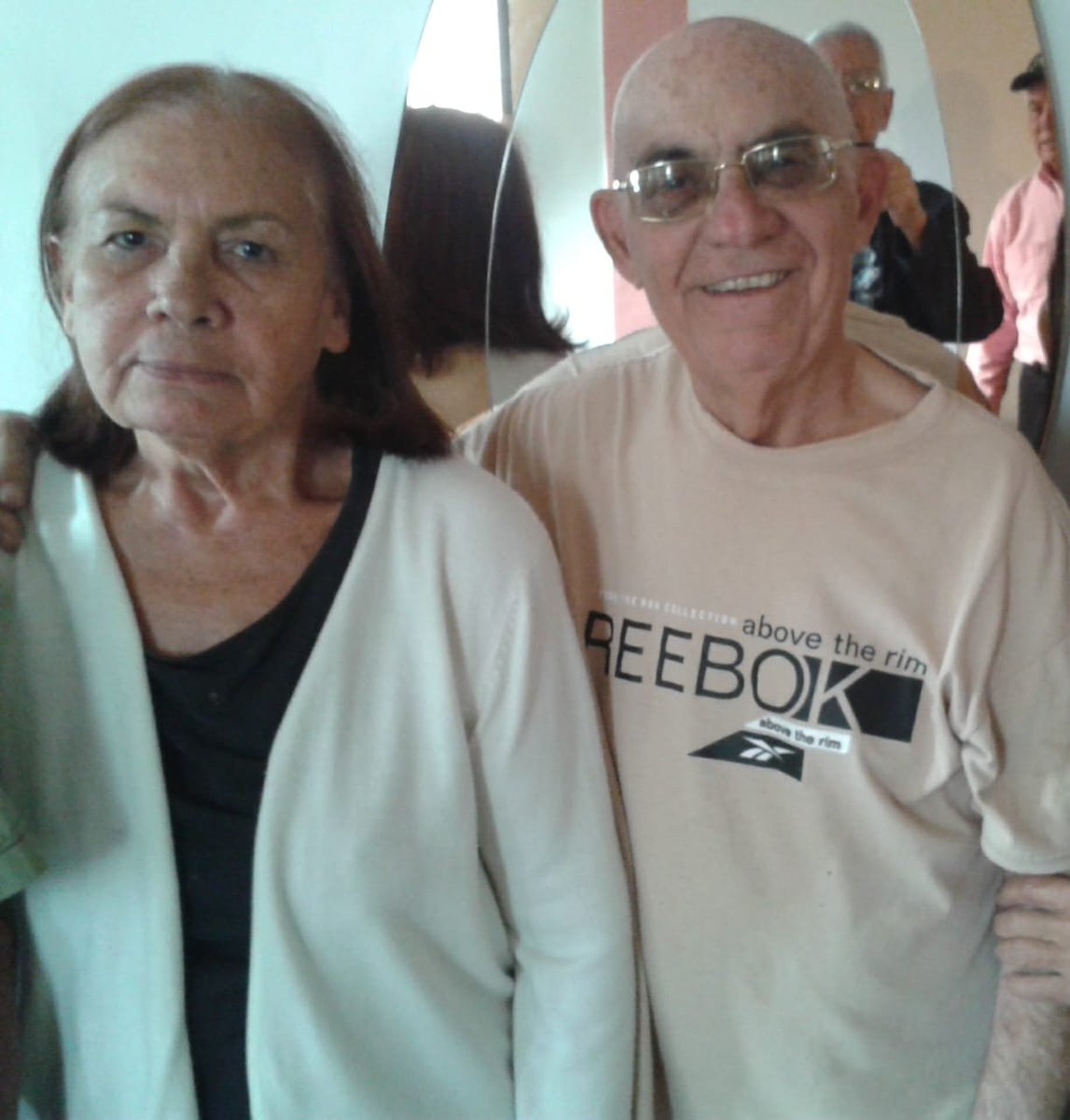 fcriollov's tweet photo. Hoy, 9 de abril 2026, Nelio  Carroz, entregó su alma a Dios y fue al encuentro con la que fue su esposa Nancy Criollo de Carroz.
Cuñado, qué el Señor perdone tus culpas y te permita disfrutar de la vida eterna, Amén.
Velatorio Funeraria Corazón de Jesús, entierro este viernes 10 https://t.co/DPgDXi35Xk